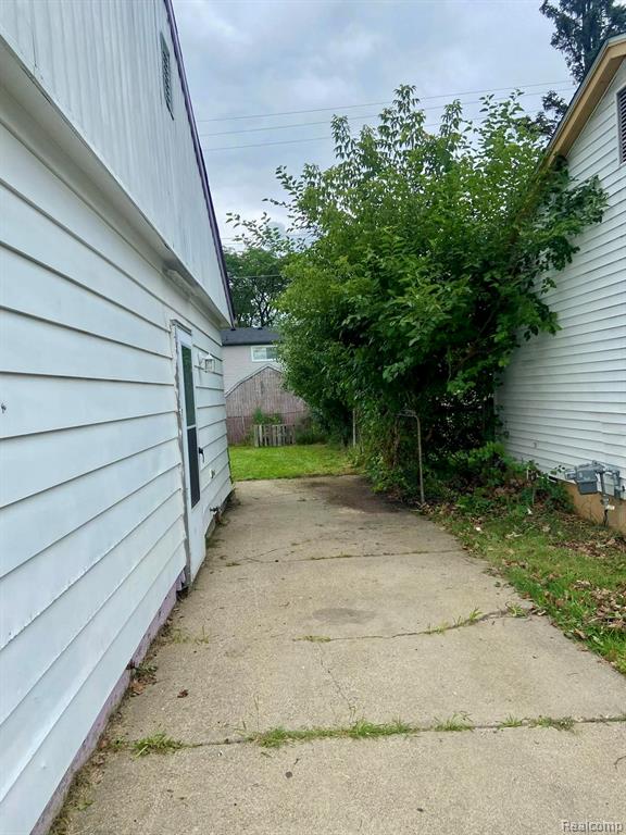 6410 Belltree Lane