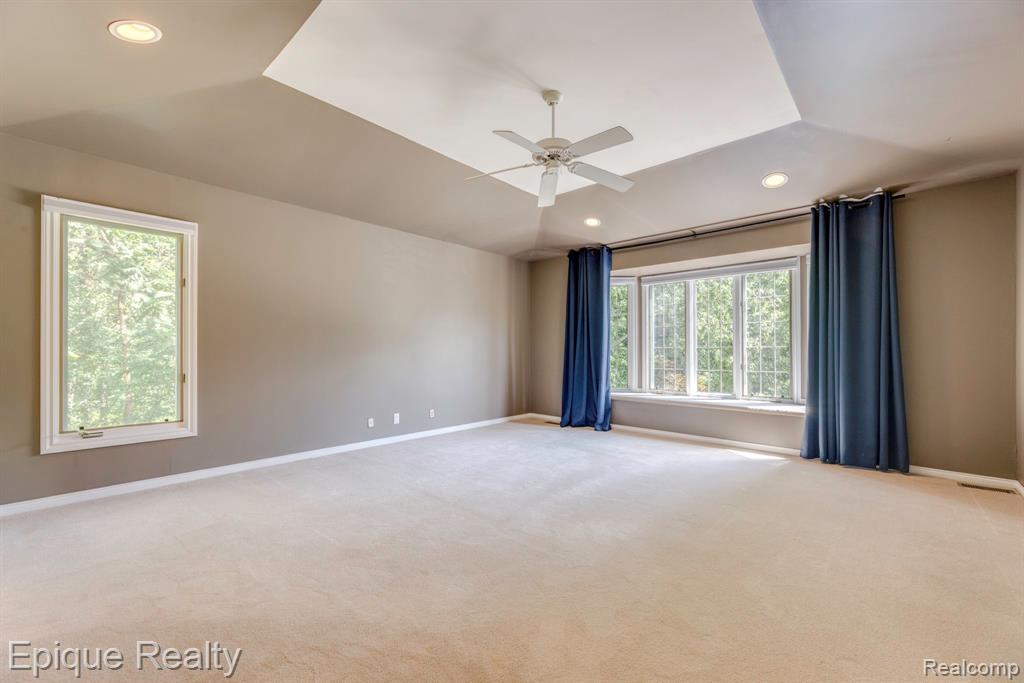 865 Lakewood Drive