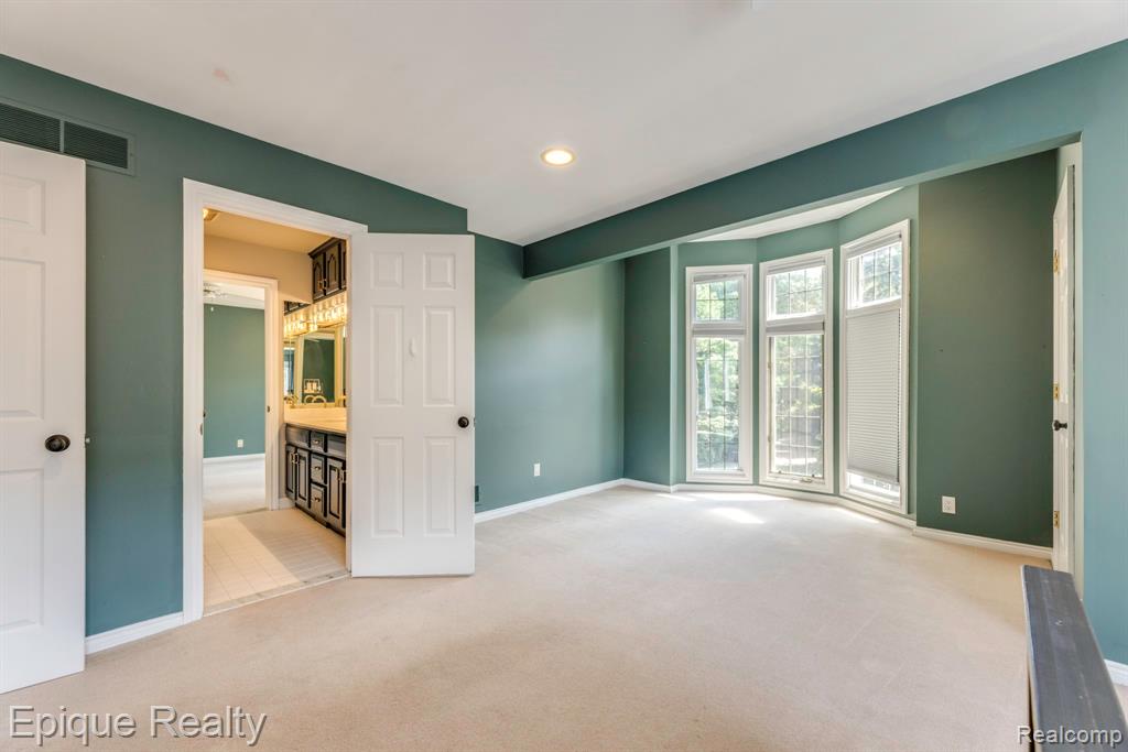 865 Lakewood Drive