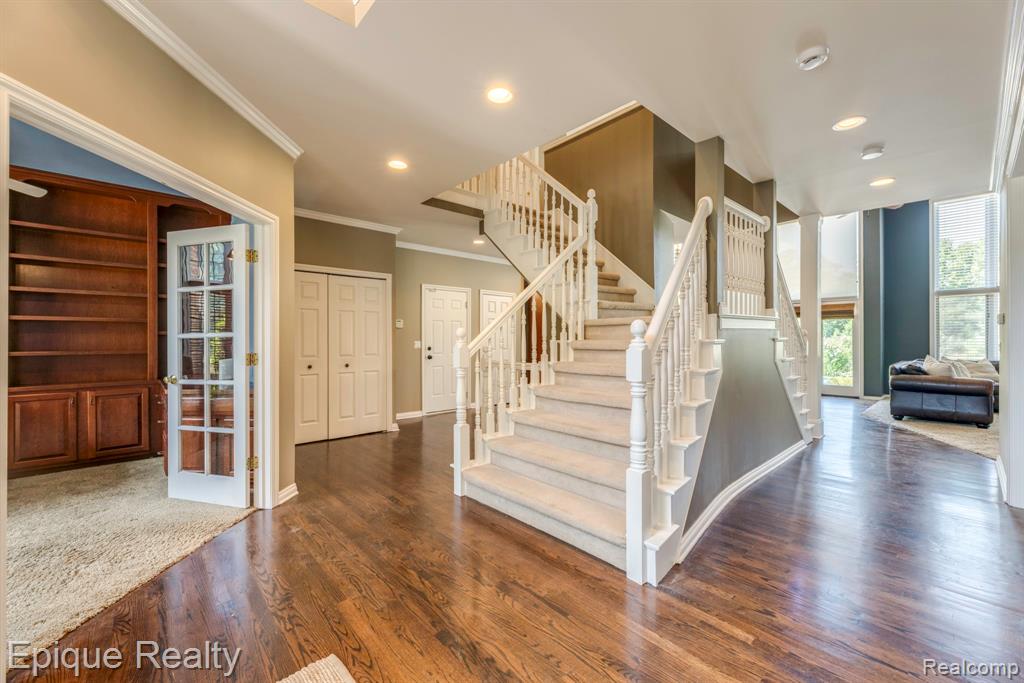 865 Lakewood Drive
