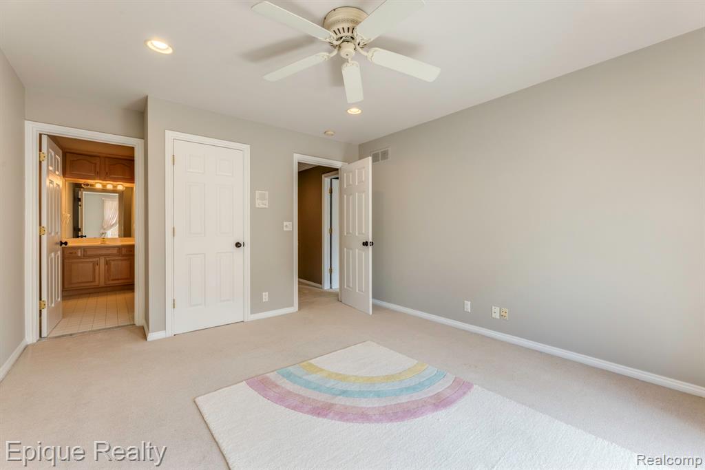 865 Lakewood Drive
