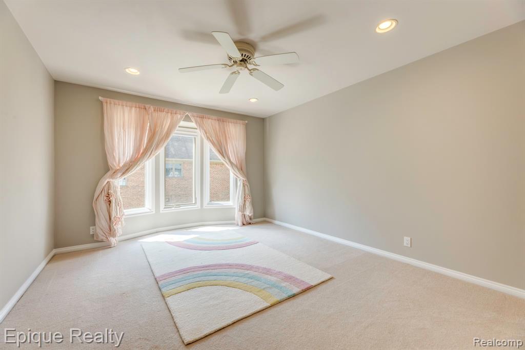 865 Lakewood Drive