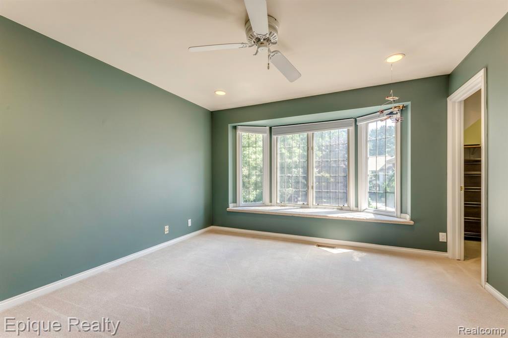 865 Lakewood Drive