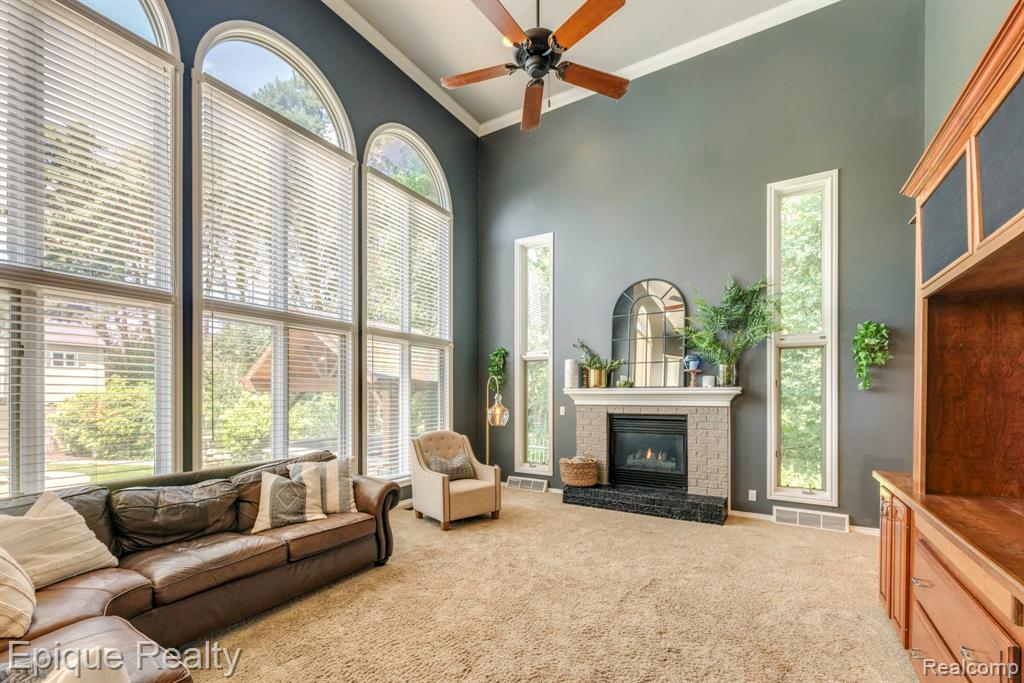 865 Lakewood Drive