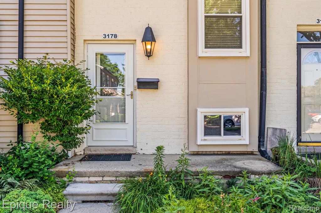 3178 Bolgos Circle