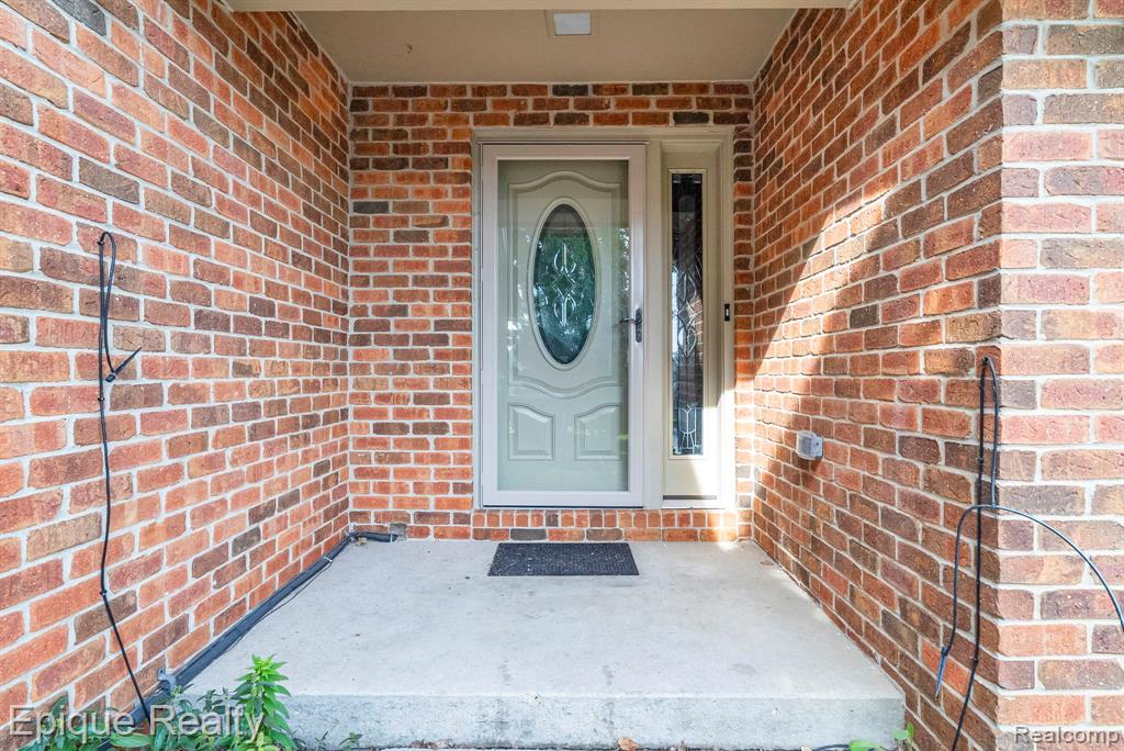 2235 N Long Lake Road