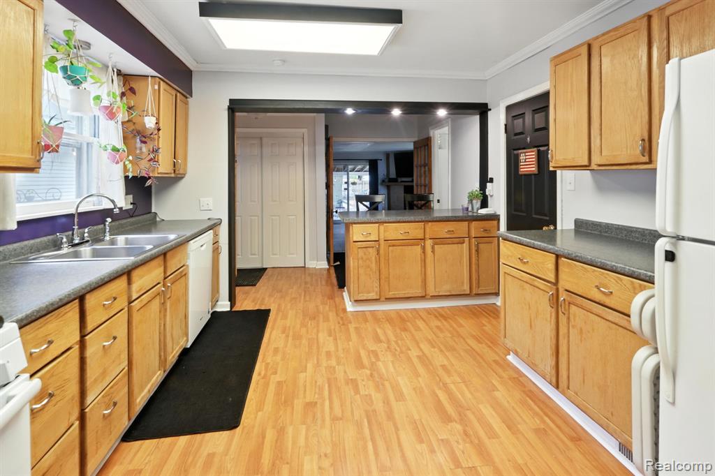 521 Pleasant Street