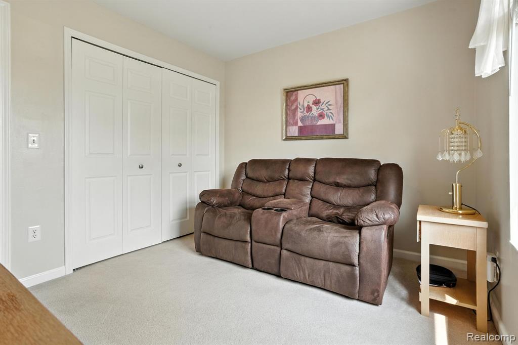42393 Royal Lane