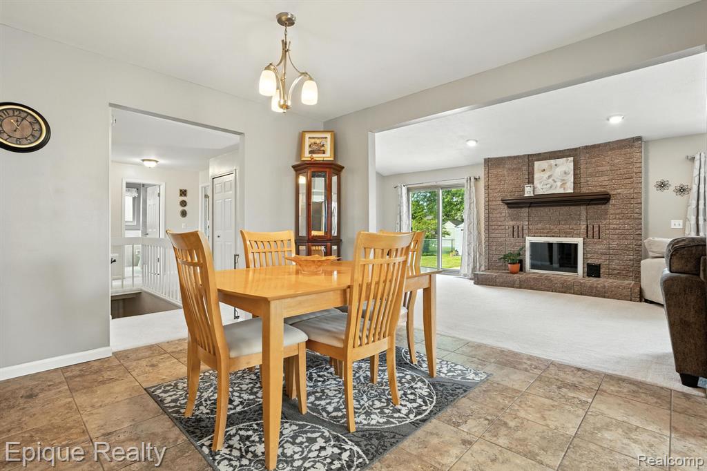42393 Royal Lane