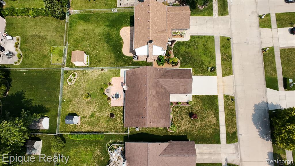 42393 Royal Lane