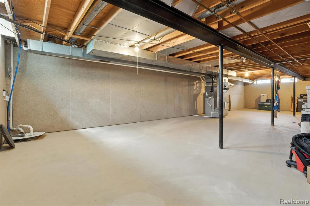 42393 Royal Lane