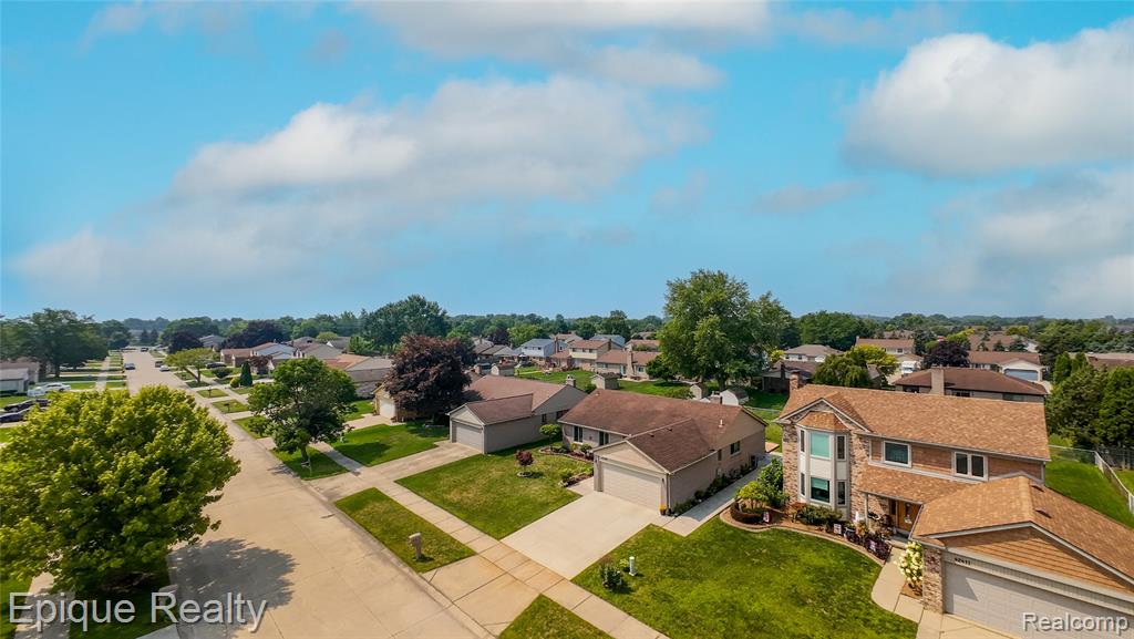 42393 Royal Lane