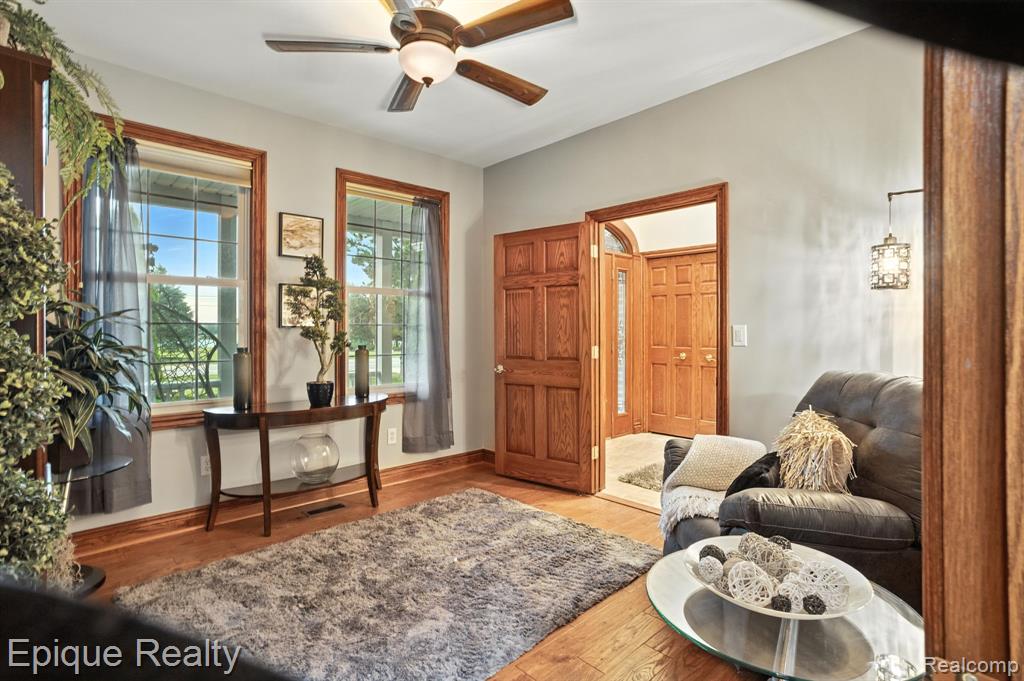 3656 River Road