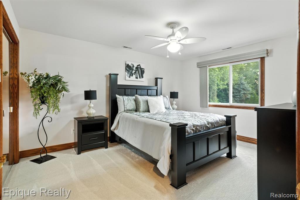 3656 River Road