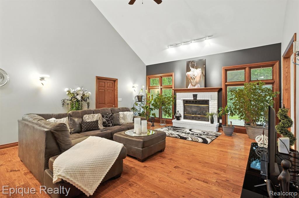 3656 River Road