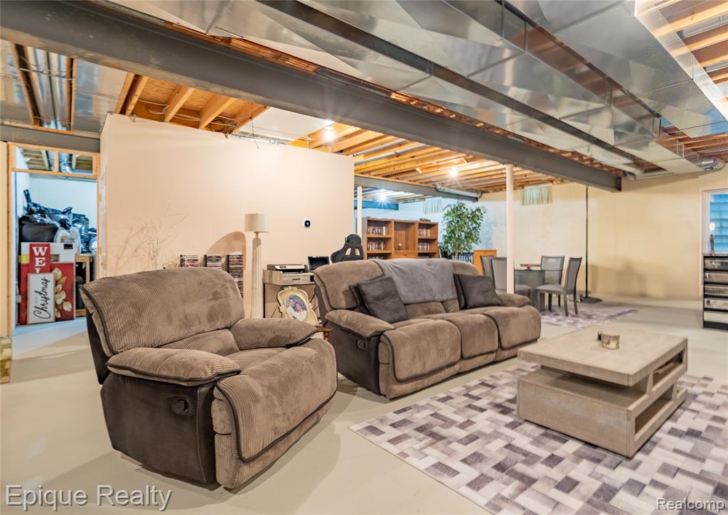 3656 River Road