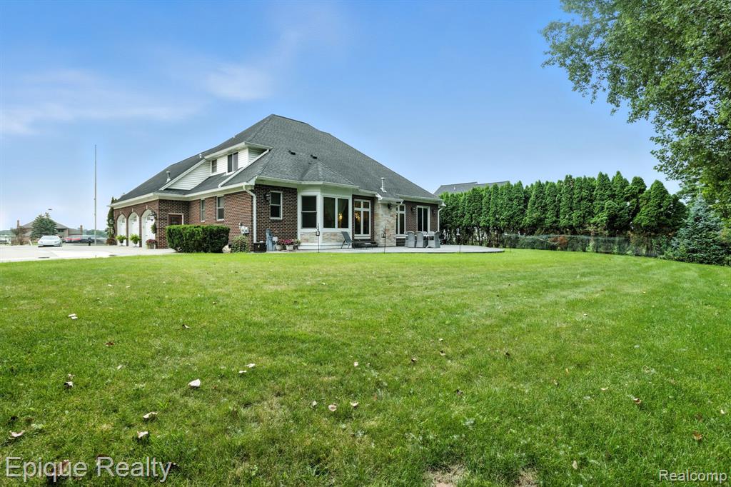 3656 River Road