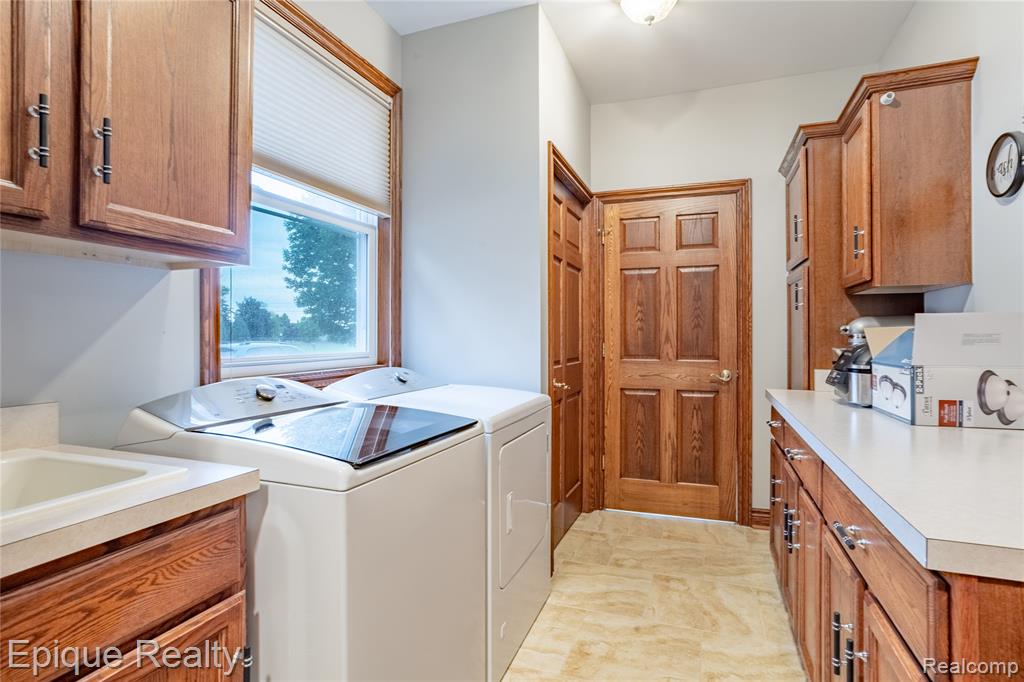 3656 River Road