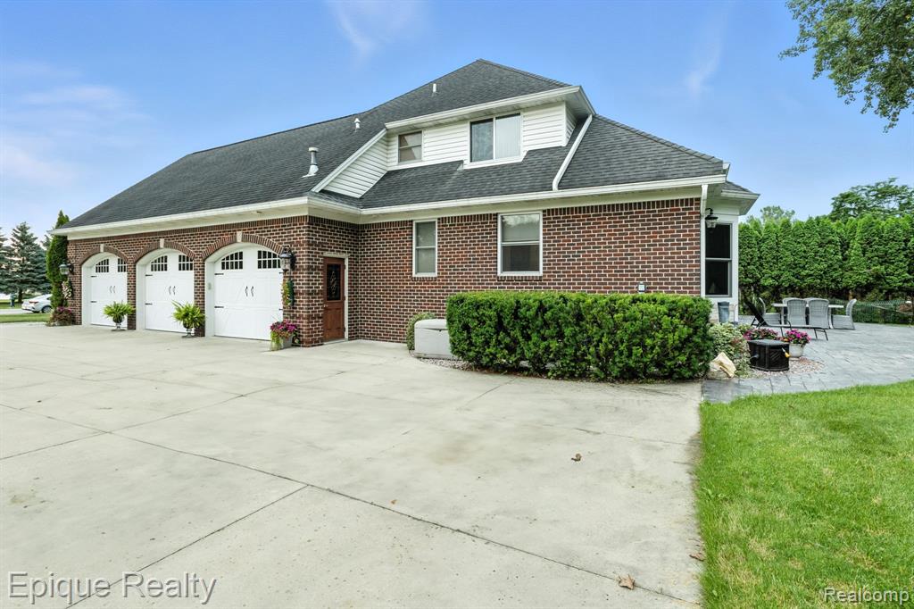 3656 River Road