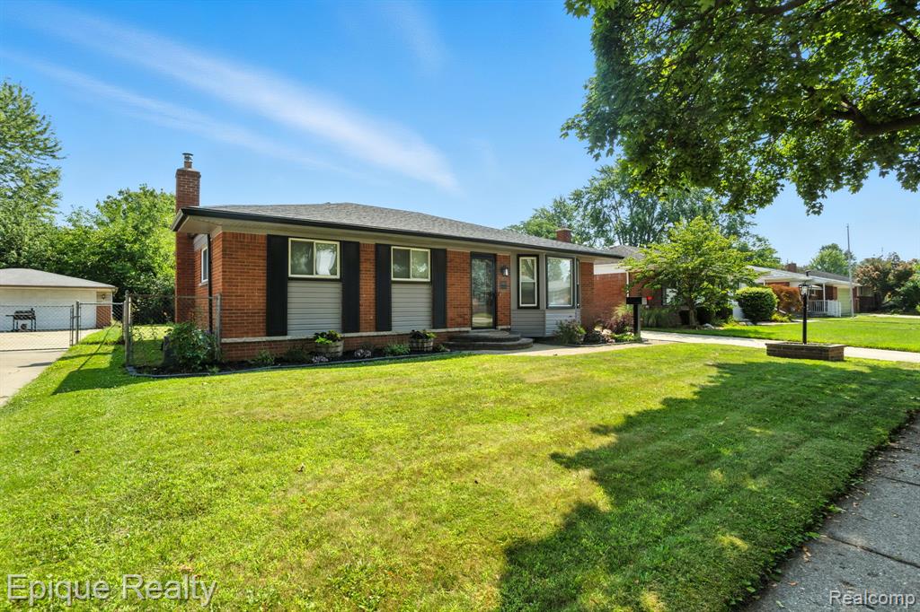 30834 Iroquois Drive