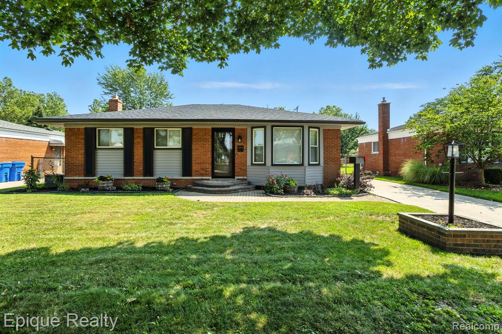 30834 Iroquois Drive