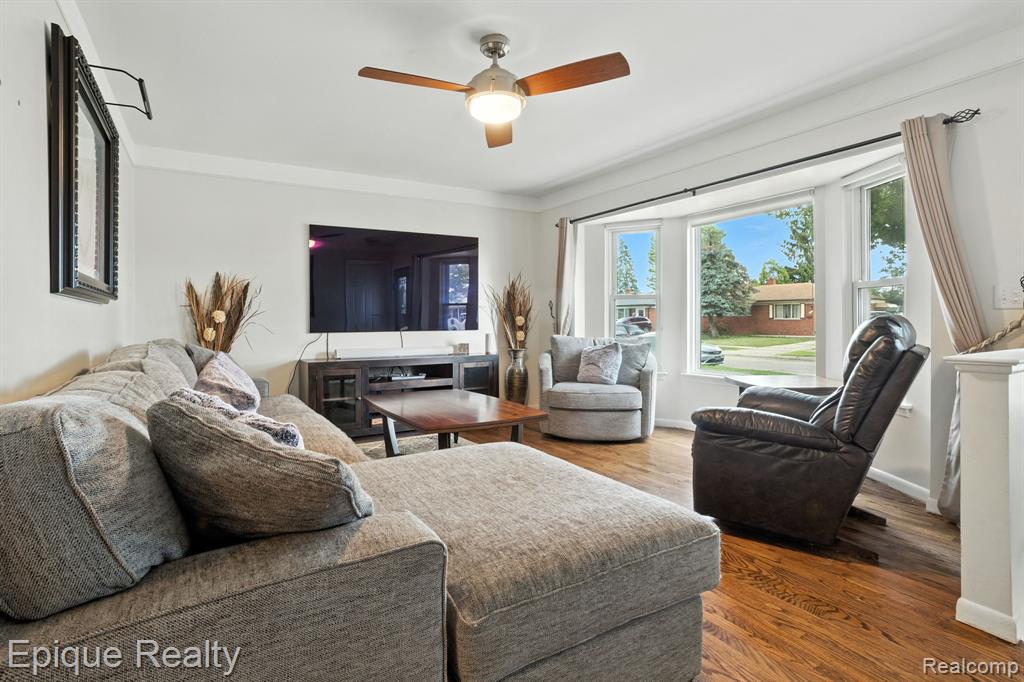 30834 Iroquois Drive