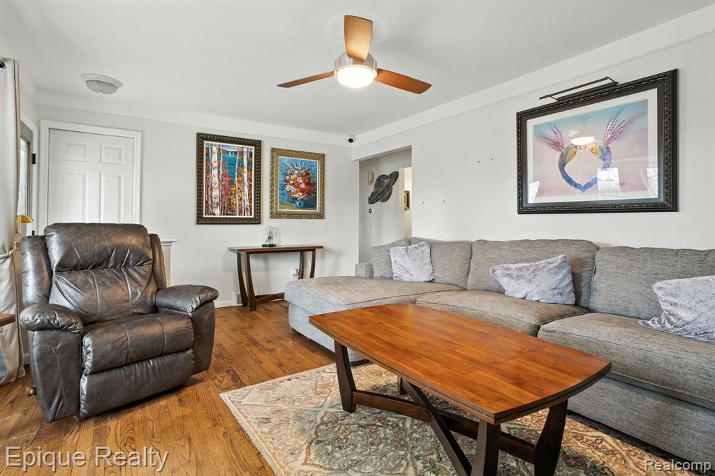 30834 Iroquois Drive