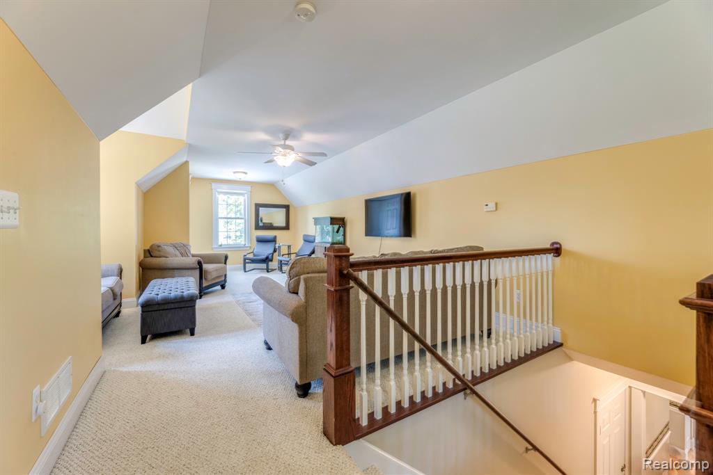 3215 Turnberry