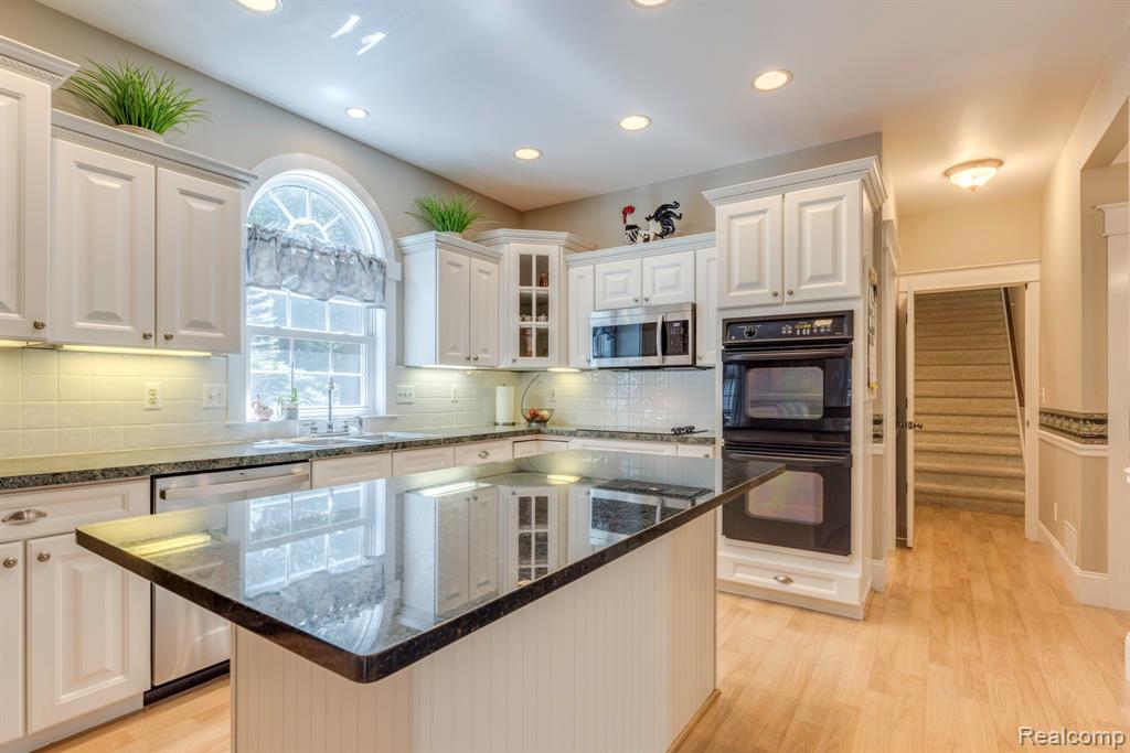 3215 Turnberry