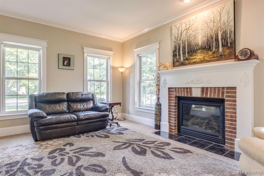 3215 Turnberry
