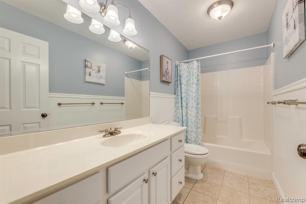 3215 Turnberry