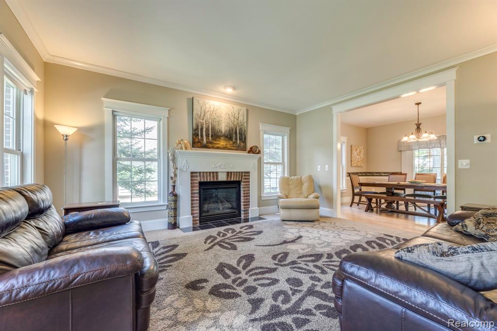 3215 Turnberry