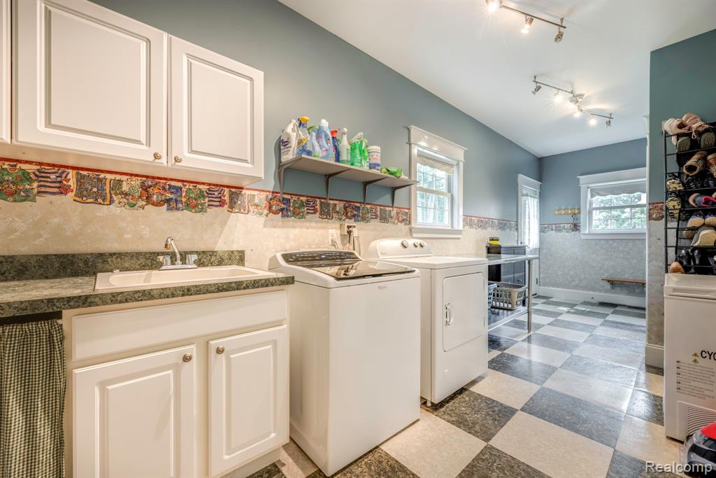 3215 Turnberry