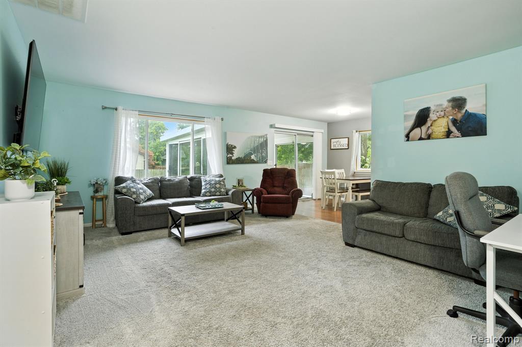 3323 Krafft Road
