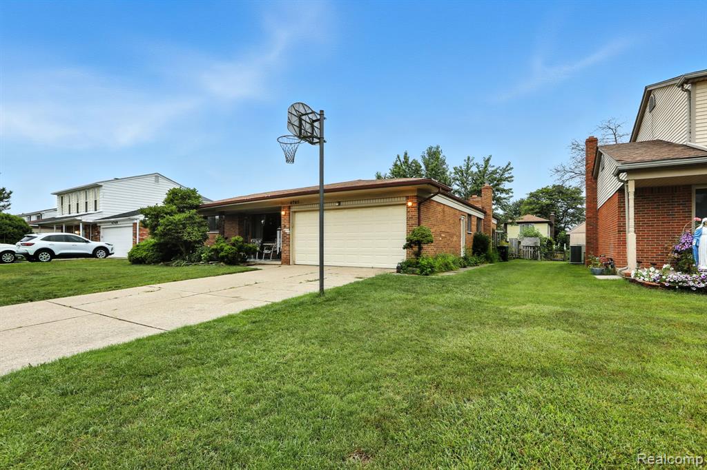 4761 Fox Hill Drive