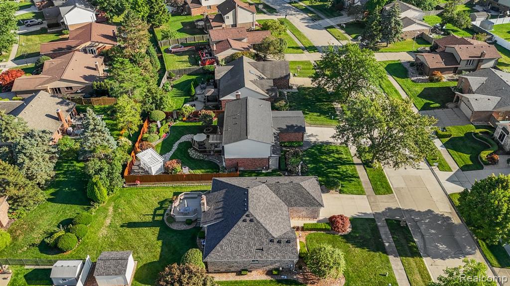 44304 Pentwater Drive