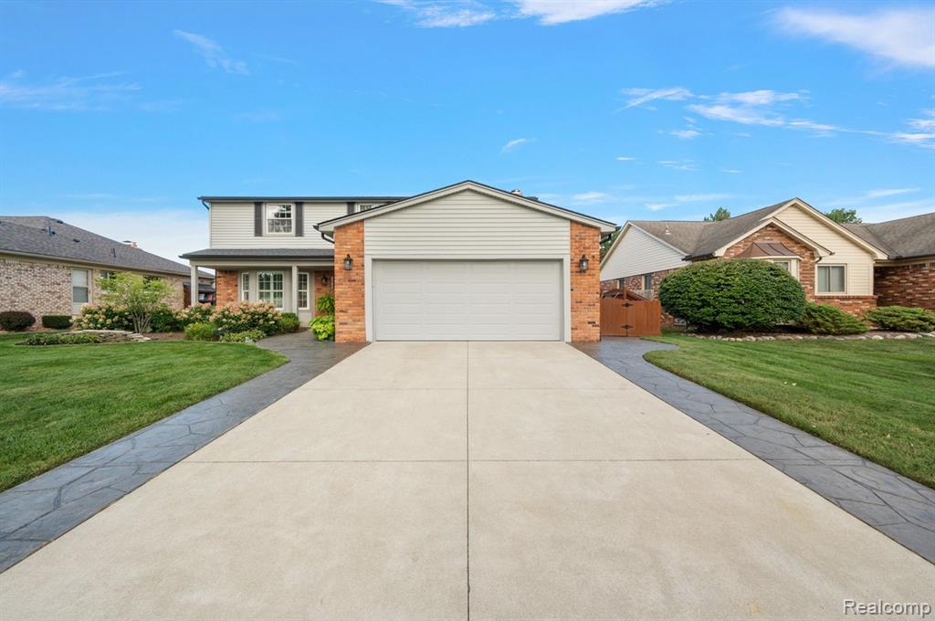 44304 Pentwater Drive
