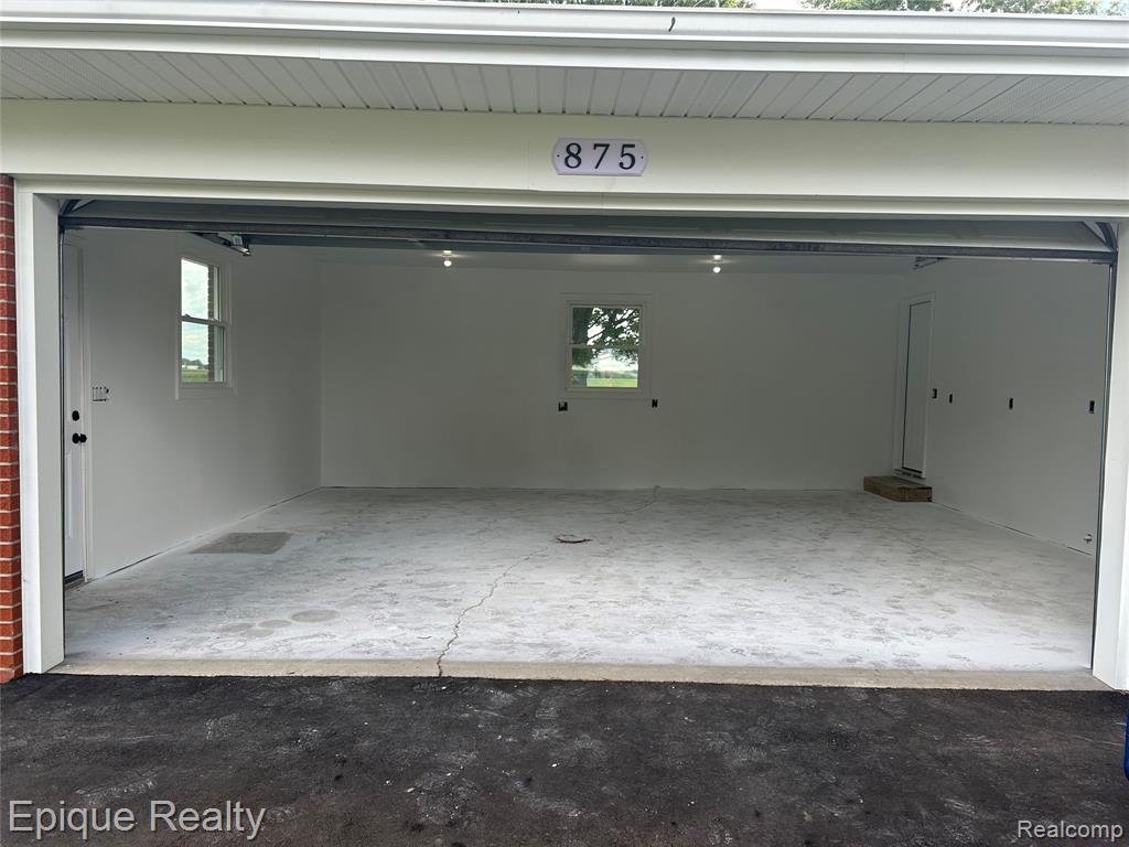 875 S Airport Road
