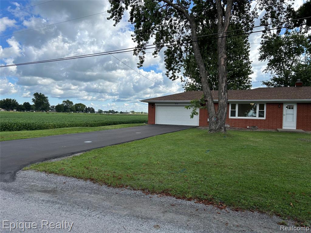 875 S Airport Road