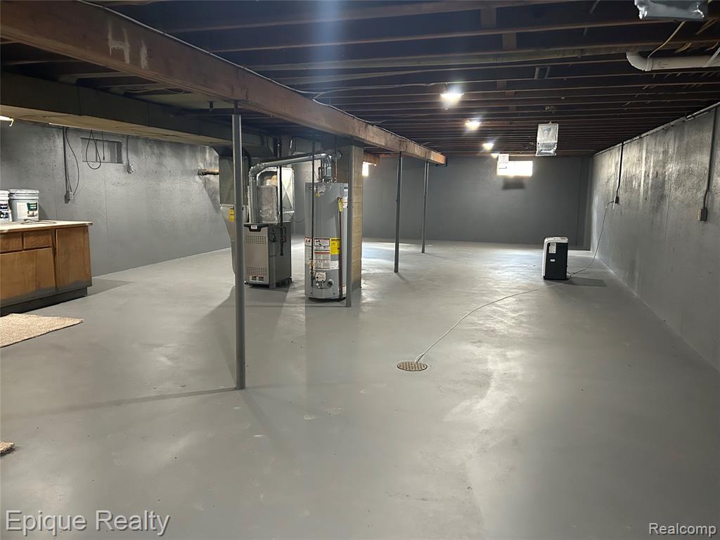 875 S Airport Road
