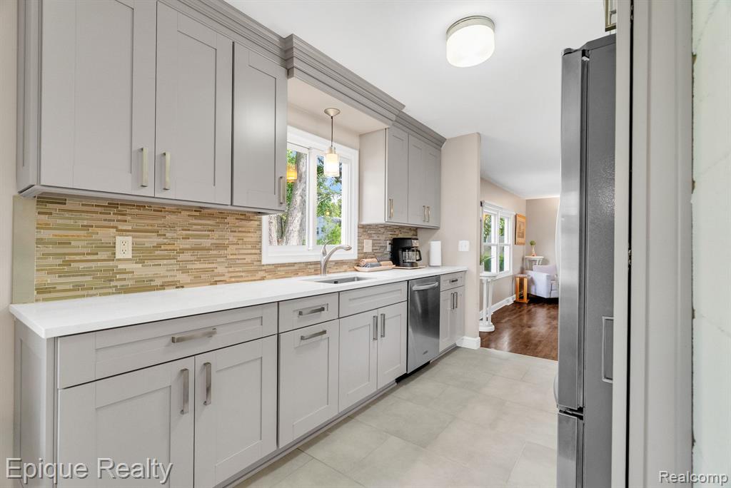 11223 Woodbridge Drive
