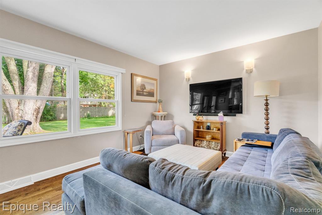 11223 Woodbridge Drive