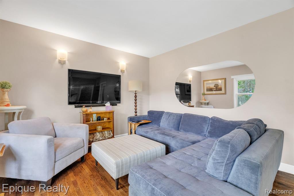 11223 Woodbridge Drive