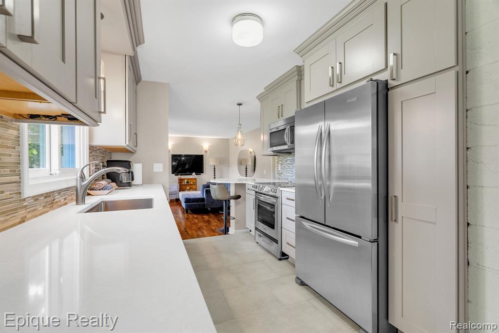 11223 Woodbridge Drive