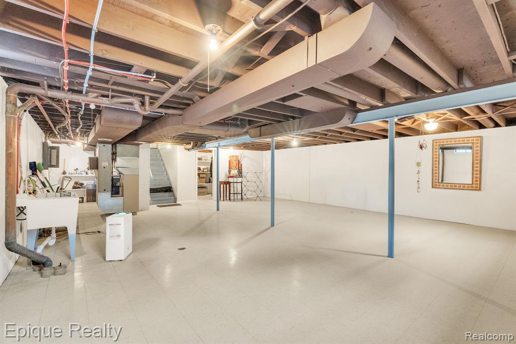 11223 Woodbridge Drive