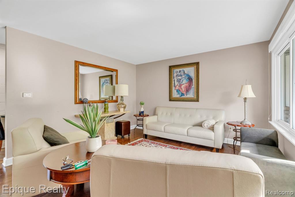 11223 Woodbridge Drive