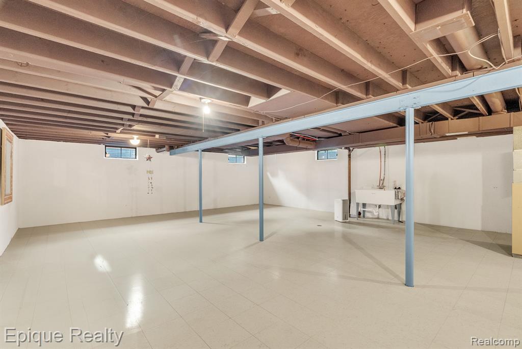 11223 Woodbridge Drive