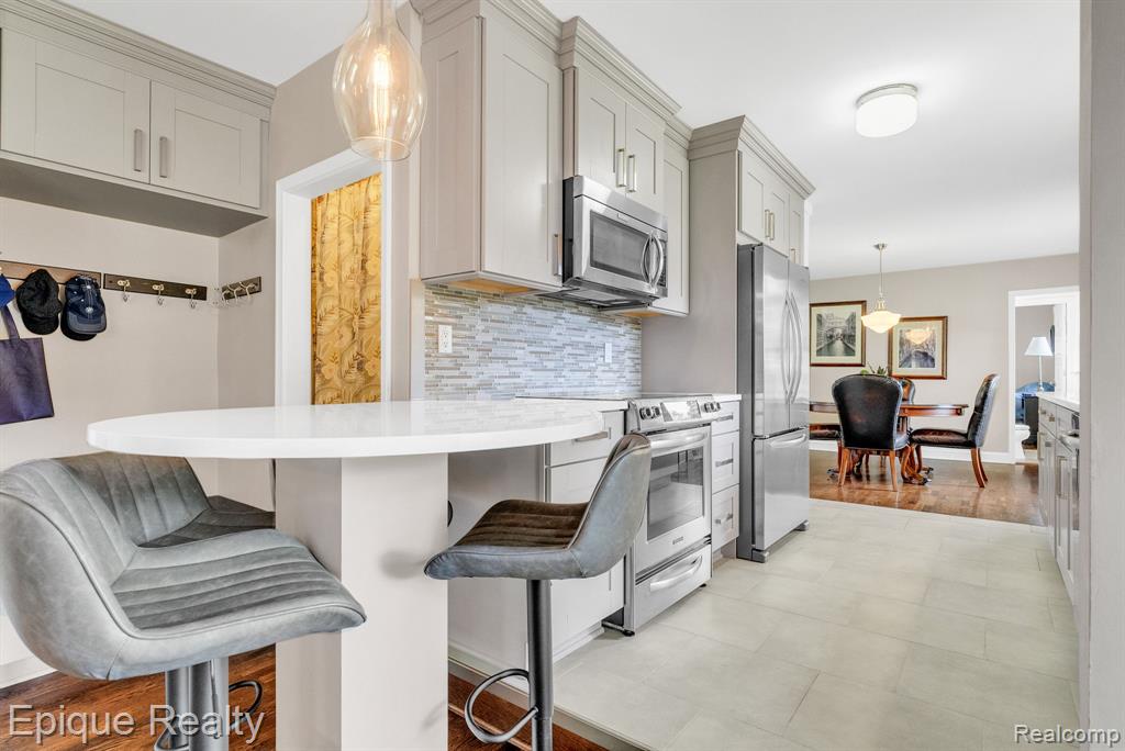 11223 Woodbridge Drive
