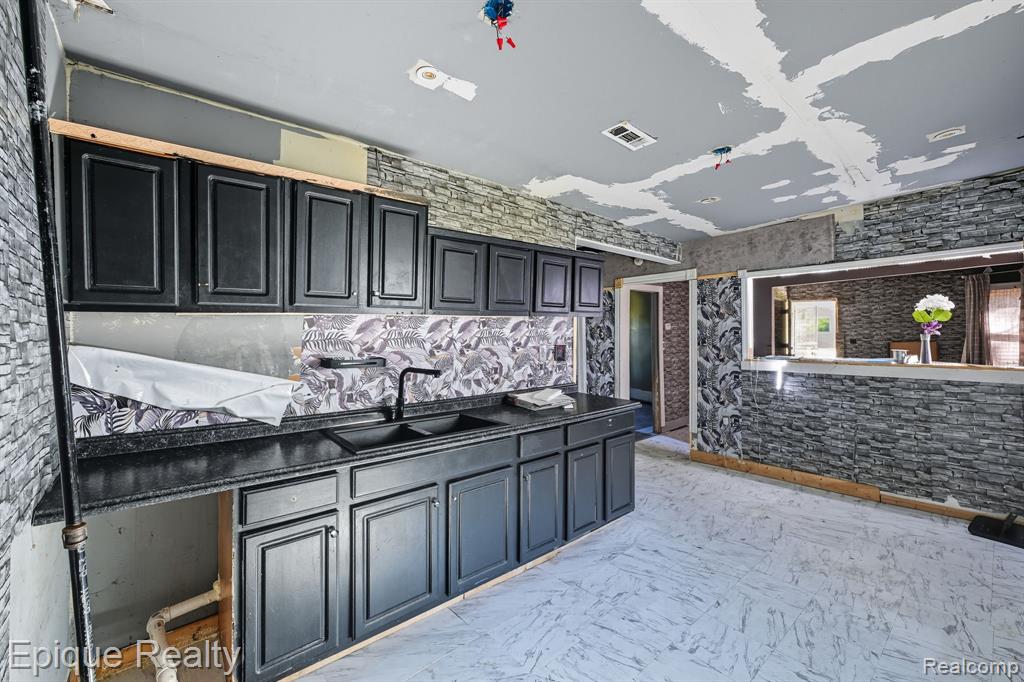 14177 Bentler Street