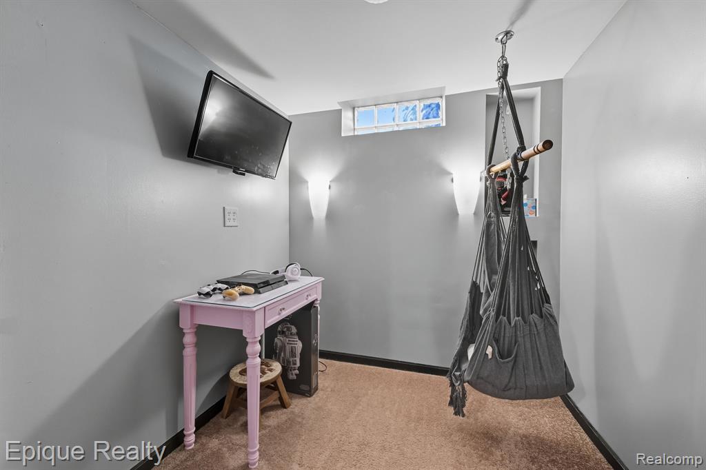 31640 Ann Arbor Trail